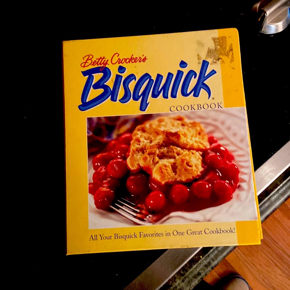 Betty Crocker and bisquick cookbook